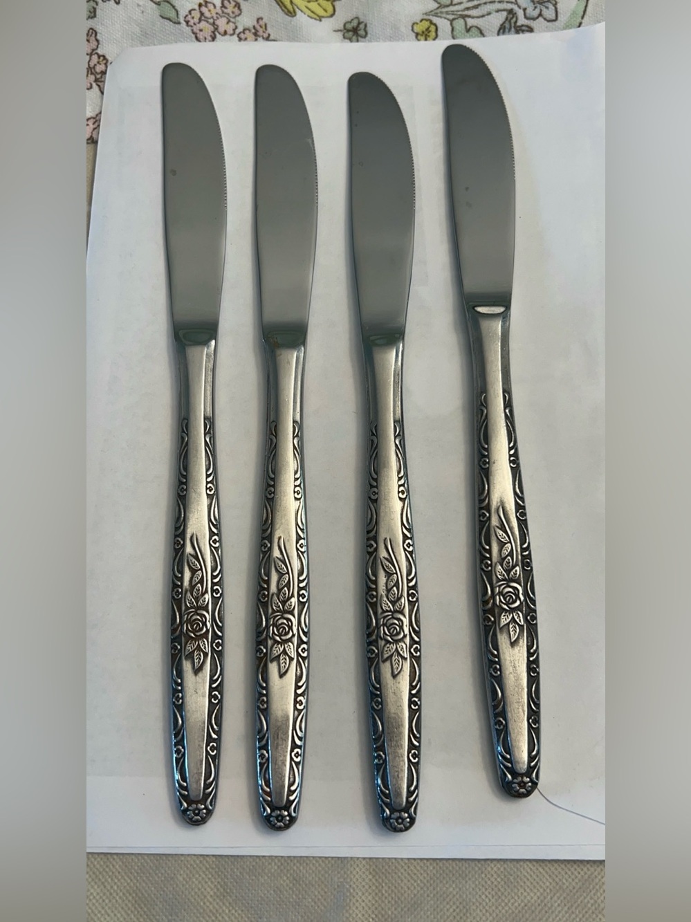 Vintage Stylecraft T&N SYF2 Single Rose Pattern Knives Japan (Set of 4)